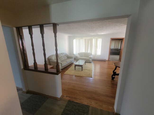 Foto del edificio - 24011 Seneca St