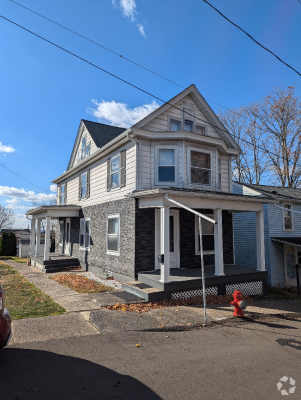 Building Photo - 1279 Vine St