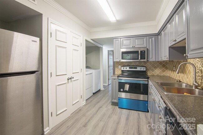 Foto del edificio - 7908 Horse Chestnut Ln