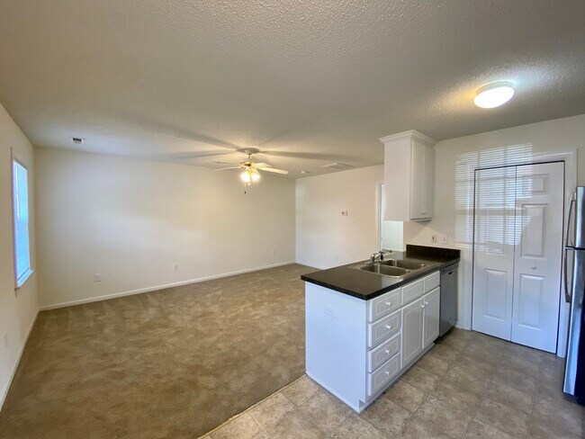 Foto del edificio - 3609 Jayne Ln NW