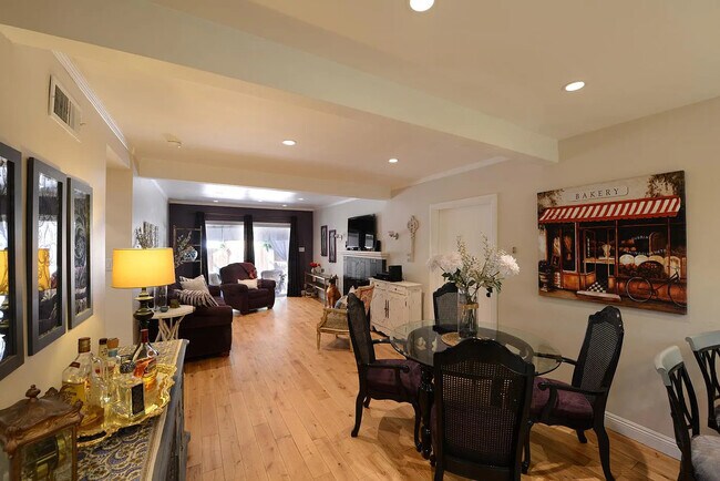 Building Photo - 5519 Royer Ave