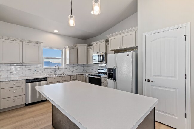 Foto del edificio - 1163 White Birch Ave