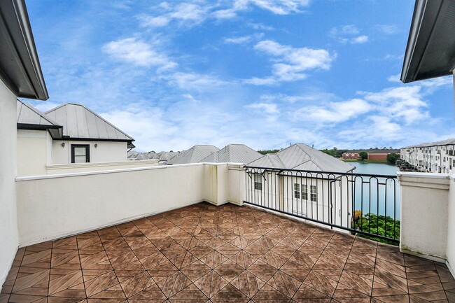 Foto del edificio - 8926 Lakeshore Bend Dr