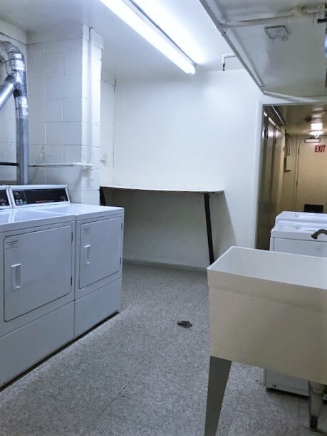 Foto del edificio - 7208-72C2 Donnell Pl