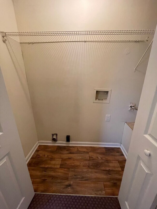 Foto del edificio - 5981 Peco Ln