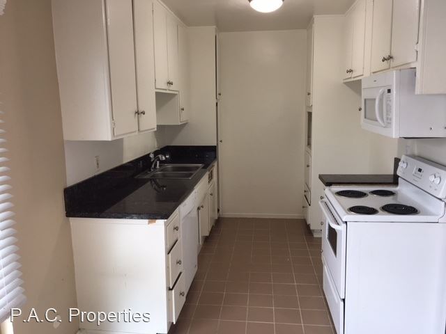 Building Photo - 2 br, 1.5 bath Apartment - 12142 Burbank B...