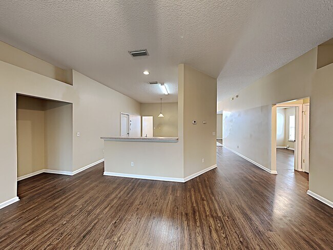 Building Photo - 7537 Plantation Club Drive