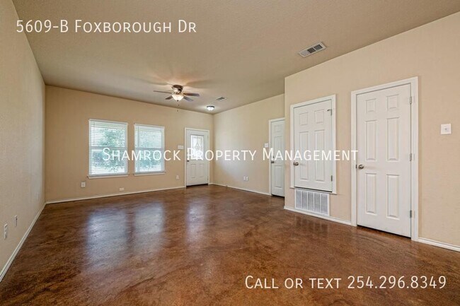 Foto del edificio - Foxborough Addition Duplex