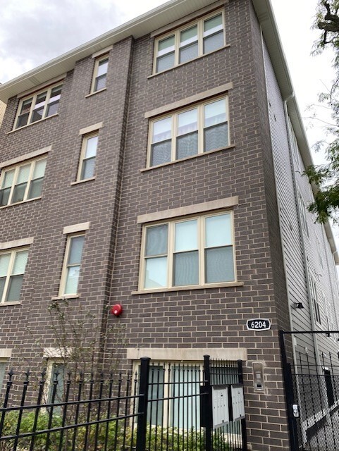 Primary Photo - 6200 S Kimbark Ave