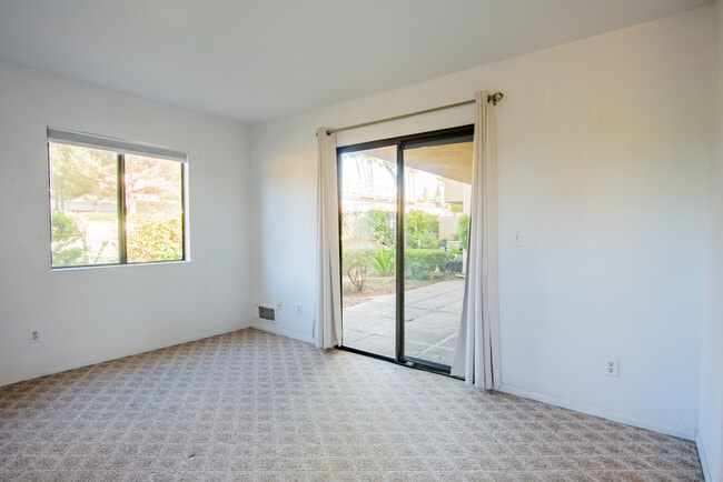 Building Photo - 7914 Caminito Dia