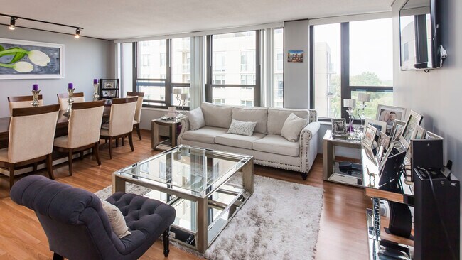 Foto del edificio - 5100 N Marine Dr