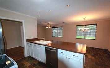 Building Photo - 1430 Cheshire Ln