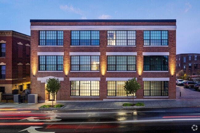 Building Photo - The Graphic Lofts