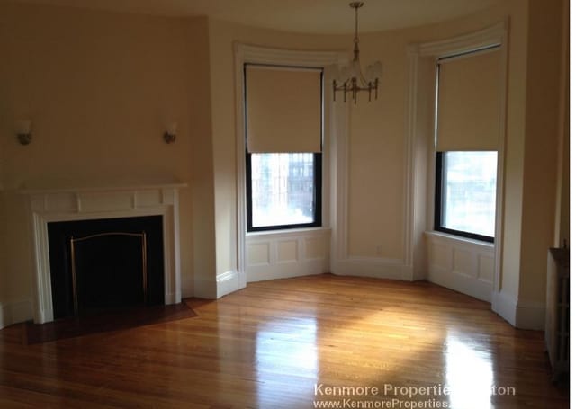 Building Photo - 504 Beacon St