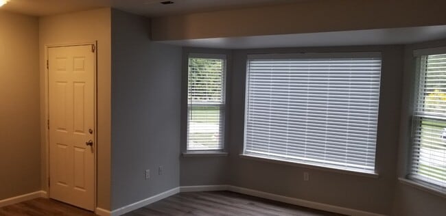 Photo - 1430 Saddle Club Rd SE House