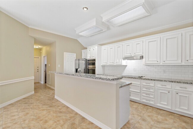 Foto del edificio - 6627 Queensclub Dr