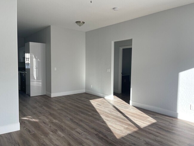 Foto del edificio - 1420 Ogallala St