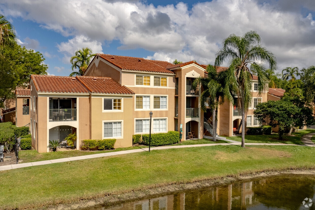 Carrington At Coconut Creek Apartments in Coral Springs, FL