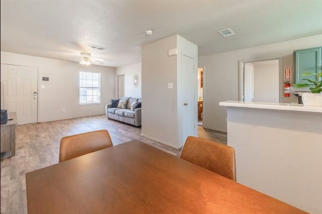 Building Photo - 5705 Greengate Dr