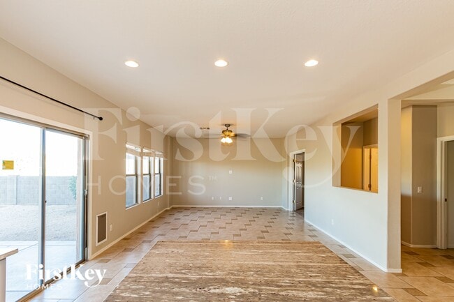 Foto del edificio - 12949 N Desert Olive Dr