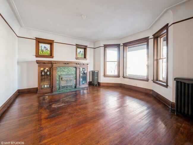 Building Photo - 2053 W Irving Park Rd