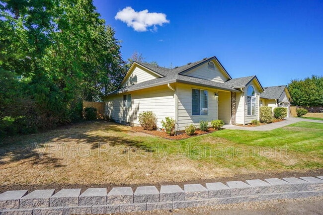 Building Photo - 612 NE 147th Cir