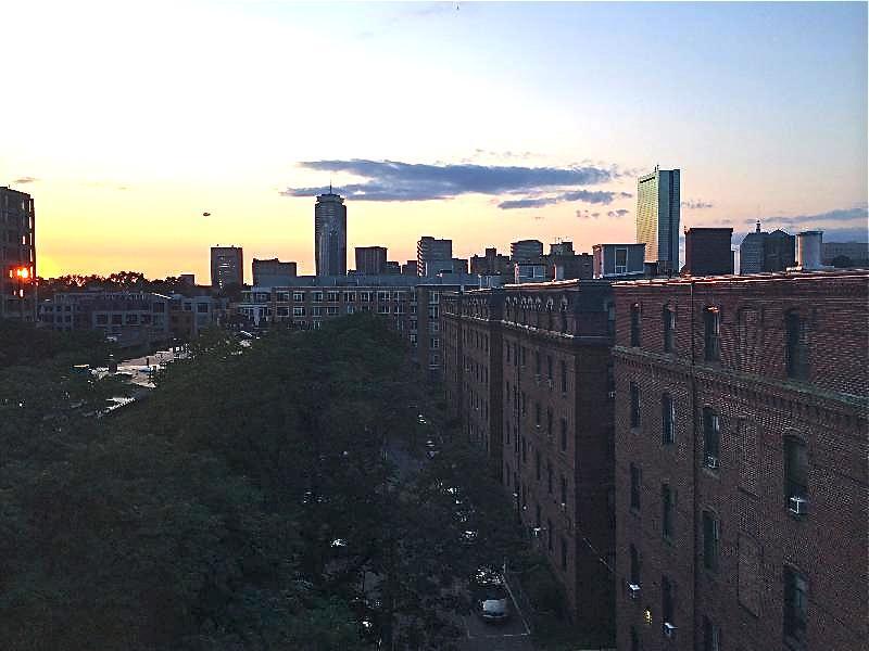 Foto del edificio - 601 Albany St