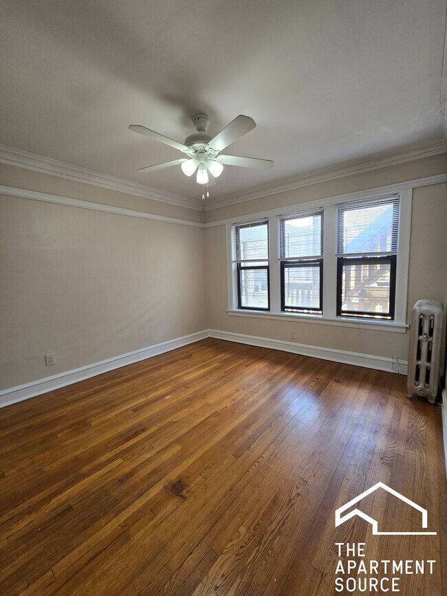 Foto del edificio - 2417 W Sunnyside Ave