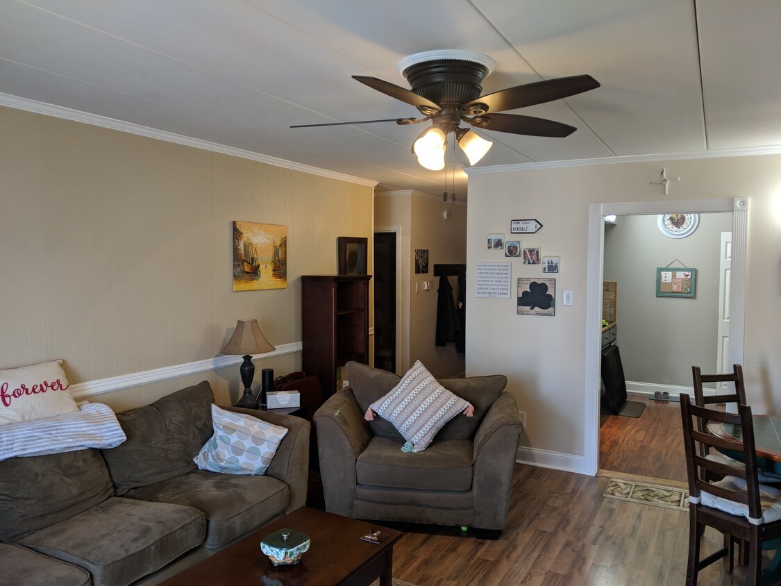 Living Room - 1575 W Street Rd