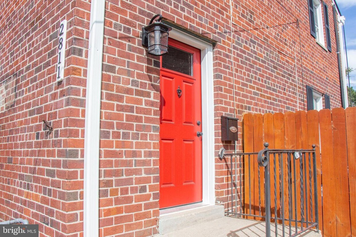 Foto principal - 2811 Mosby St