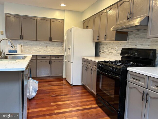 Foto del edificio - 46706 Bullfinch Square