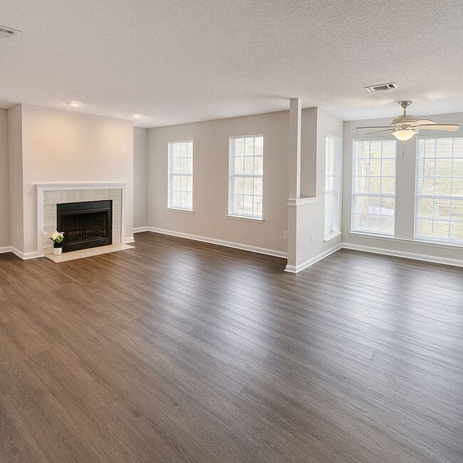 Interior Photo - Anthos at Chase Ridge