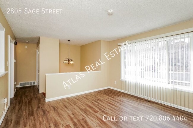 Building Photo - Beautiful Multi-level 3 Bedroom 2 Bath hom...