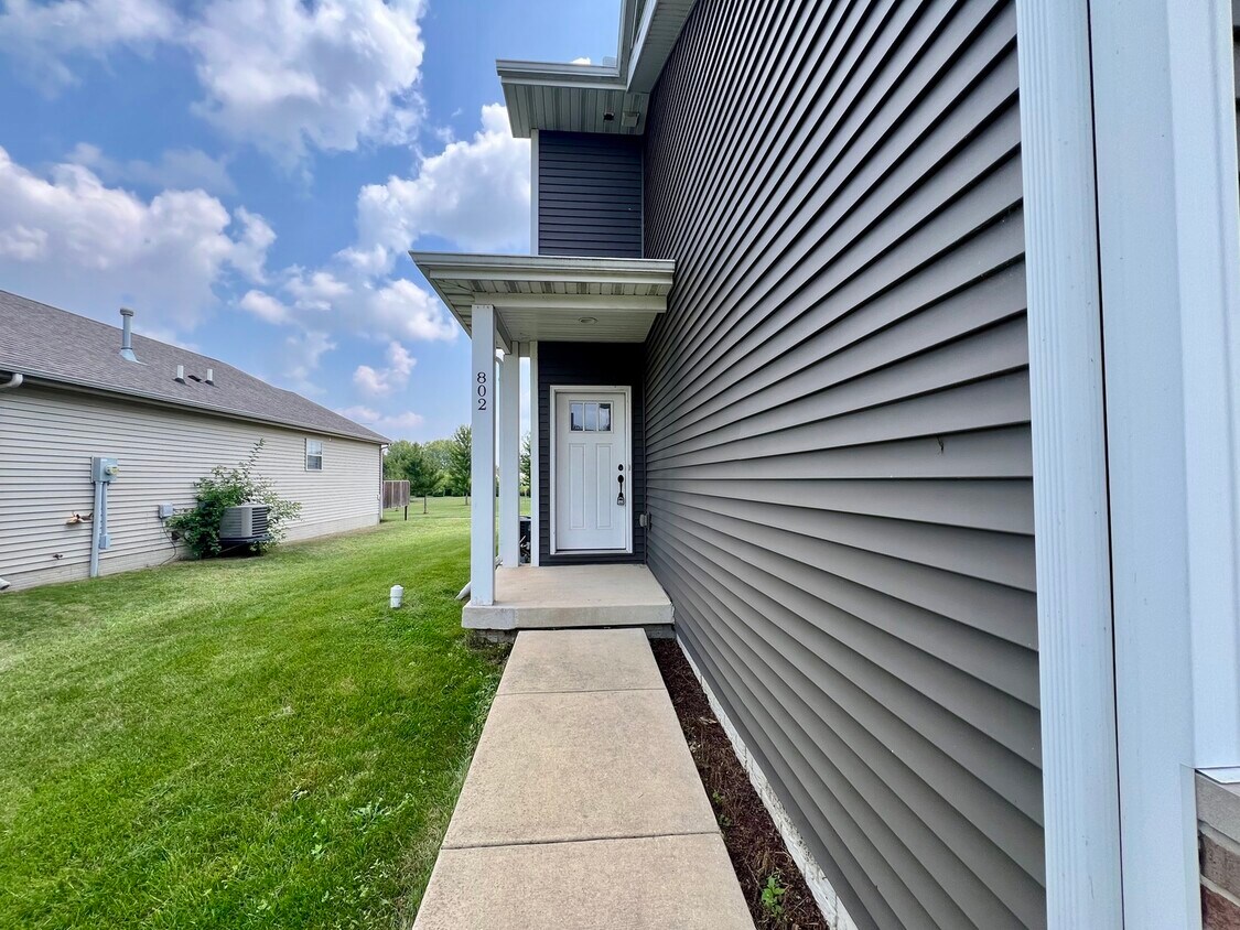 Foto principal - 802 Sedgegrass Dr