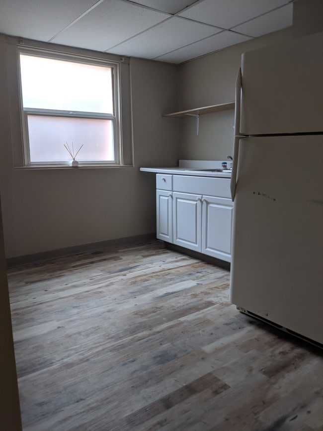 Building Photo - 706 3rd Ave N