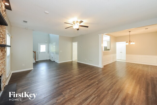 Foto del edificio - 2218 Sprucewood Dr NW