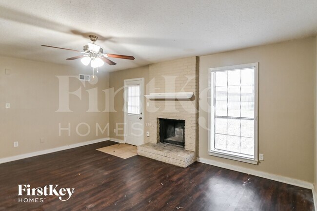 Foto del edificio - 4266 Crump Rd