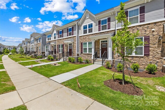 Foto del edificio - 9338 Mallard Mls Dr