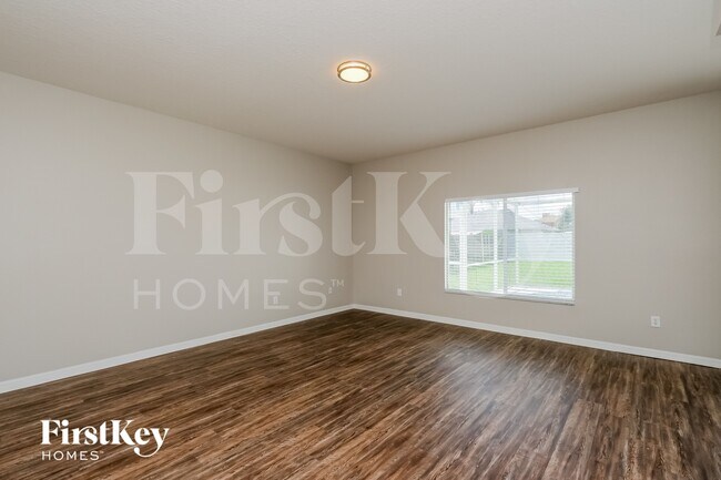 Foto del edificio - 4925 Woodmere Rd