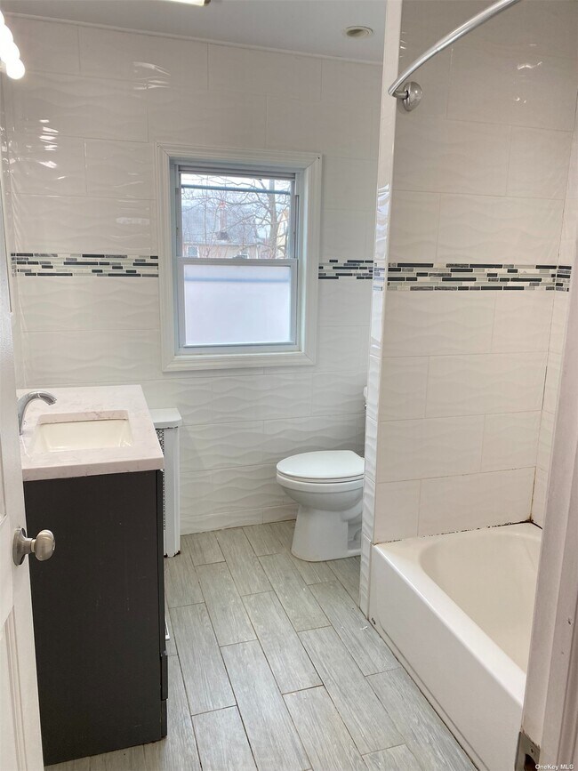 Foto del edificio - 94-34 214th Pl