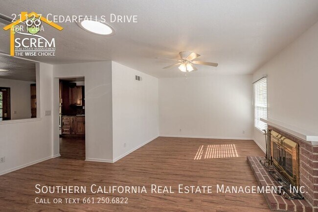 Foto del edificio - Four Bedroom Plus Bonus Room Home in Santa...