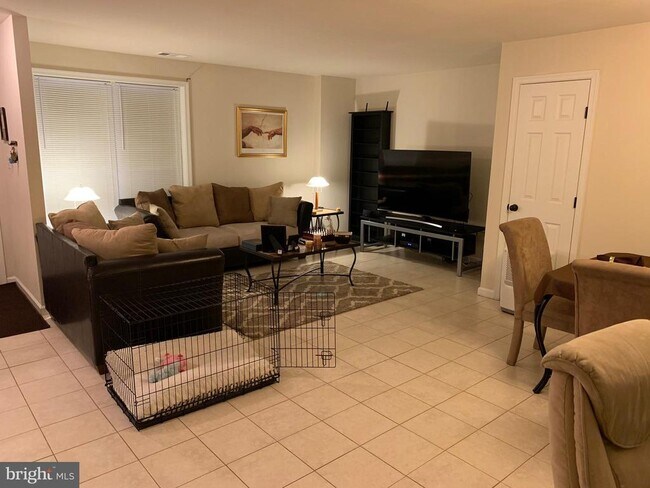 Foto del edificio - 1608 E Bancroft Ln