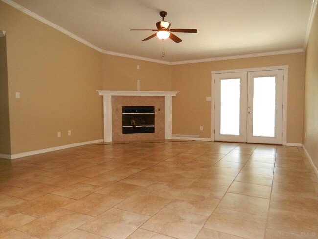 Building Photo - 644 Green Pine Dr