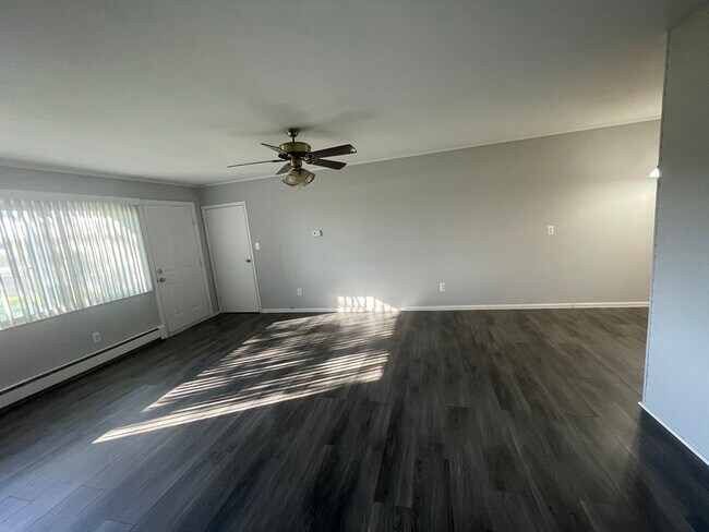 Foto del edificio - 14228 Telegraph Rd