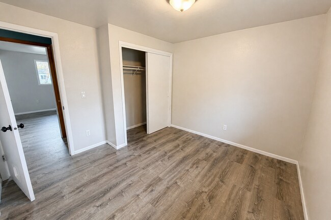 Foto del edificio - 1618 E Maple Ave