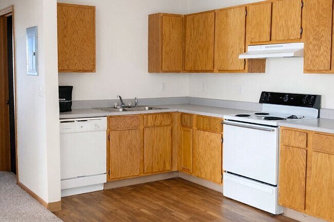 Building Photo - Country Club Estates