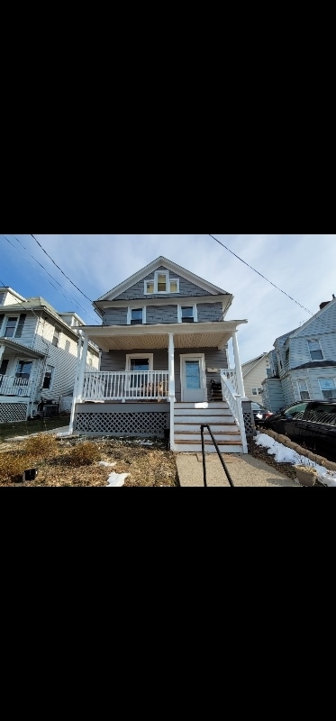 Building Photo - 2 Bonnell St