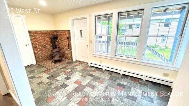 Foto del edificio - Newly renovated 4BR/3BA home Lebanon, NH $...