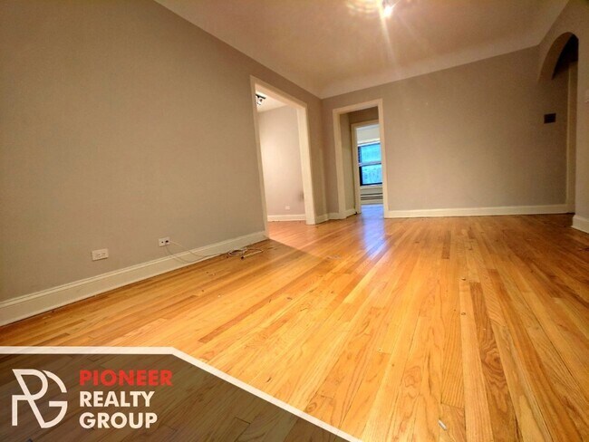 Building Photo - Renovated 1 Bed - No Deposit - Pet Friendly