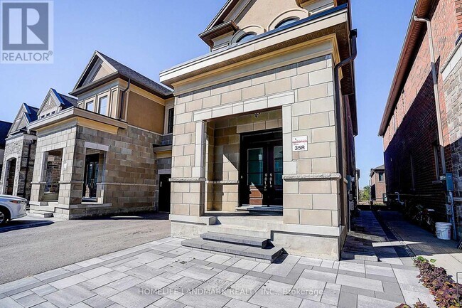 Building Photo - 42 Mallery St